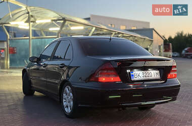 Седан Mercedes-Benz C-Class 2006 в 