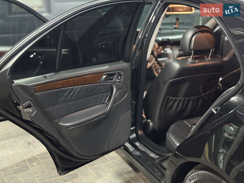 Седан Mercedes-Benz C-Class 2006 в Ровно