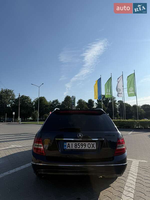 Универсал Mercedes-Benz C-Class 2011 в Житомире