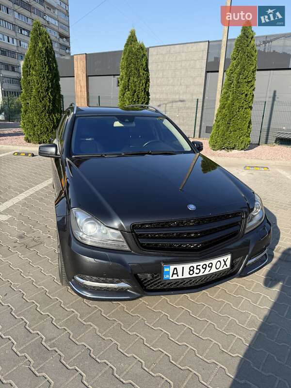 Универсал Mercedes-Benz C-Class 2011 в Житомире