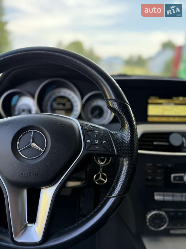 Седан Mercedes-Benz C-Class 2012 в Мостиській