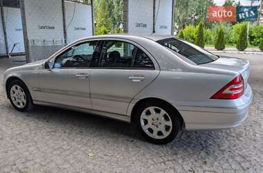 Седан Mercedes-Benz C-Class 2004 в 