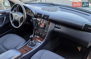 Седан Mercedes-Benz C-Class 2004 в 