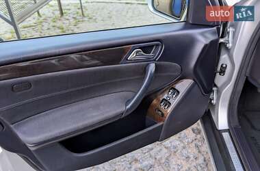 Седан Mercedes-Benz C-Class 2004 в 