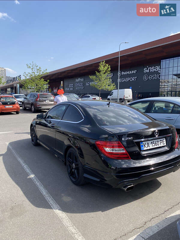 Купе Mercedes-Benz C-Class 2013 в Киеве