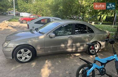 Седан Mercedes-Benz C-Class 2004 в 
