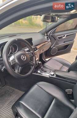 Универсал Mercedes-Benz C-Class 2011 в 