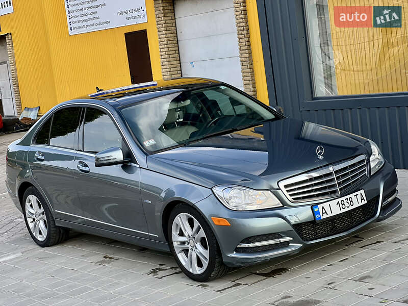 Седан Mercedes-Benz C-Class 2011 в Черкассах