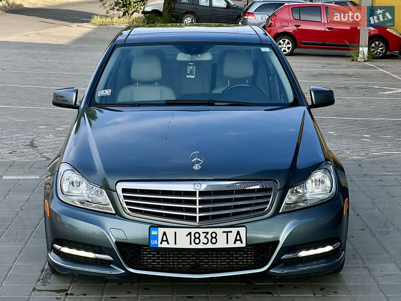 Седан Mercedes-Benz C-Class 2011 в Черкассах