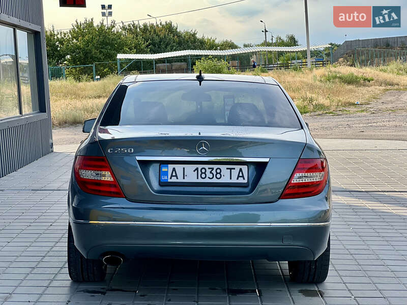 Седан Mercedes-Benz C-Class 2011 в Черкассах