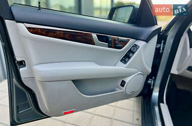 Седан Mercedes-Benz C-Class 2011 в 
