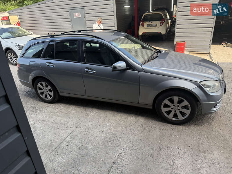 Універсал Mercedes-Benz C-Class 2008 в Києві