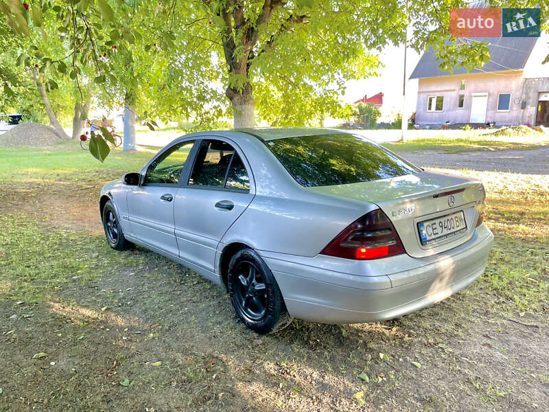 Седан Mercedes-Benz C-Class 2002 в Чернівцях