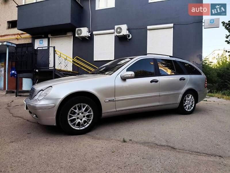 Універсал Mercedes-Benz C-Class 2003 в Кропивницькому