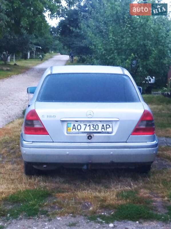 Седан Mercedes-Benz C-Class 1994 в Волочиске