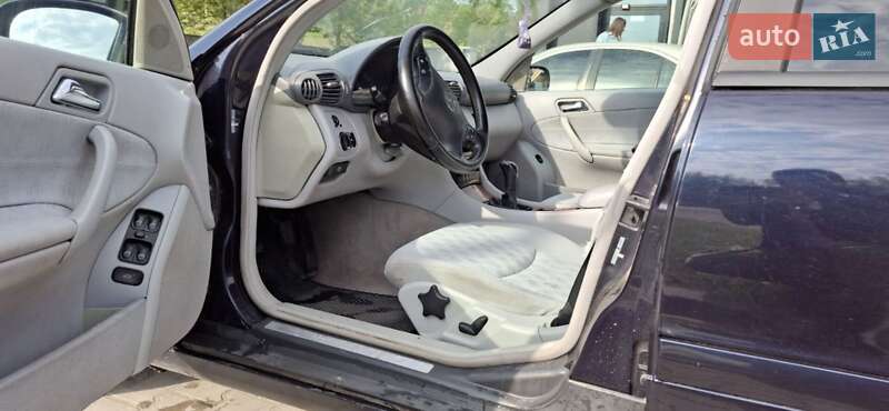 Седан Mercedes-Benz C-Class 2003 в Івано-Франківську
