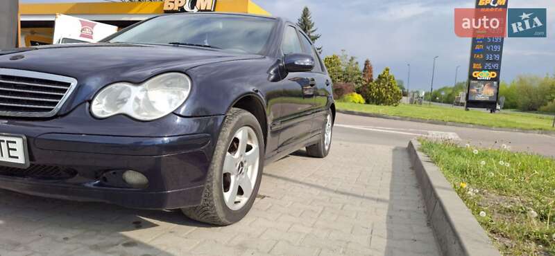 Седан Mercedes-Benz C-Class 2003 в Івано-Франківську