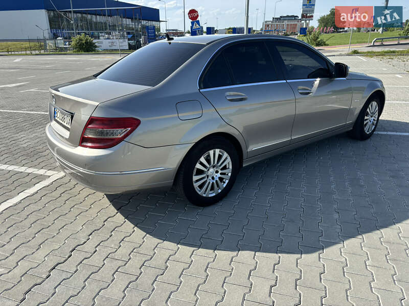 Седан Mercedes-Benz C-Class 2009 в Львове