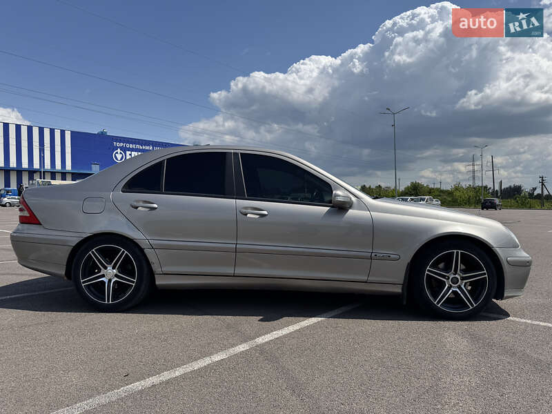 Седан Mercedes-Benz C-Class 2007 в Рівному