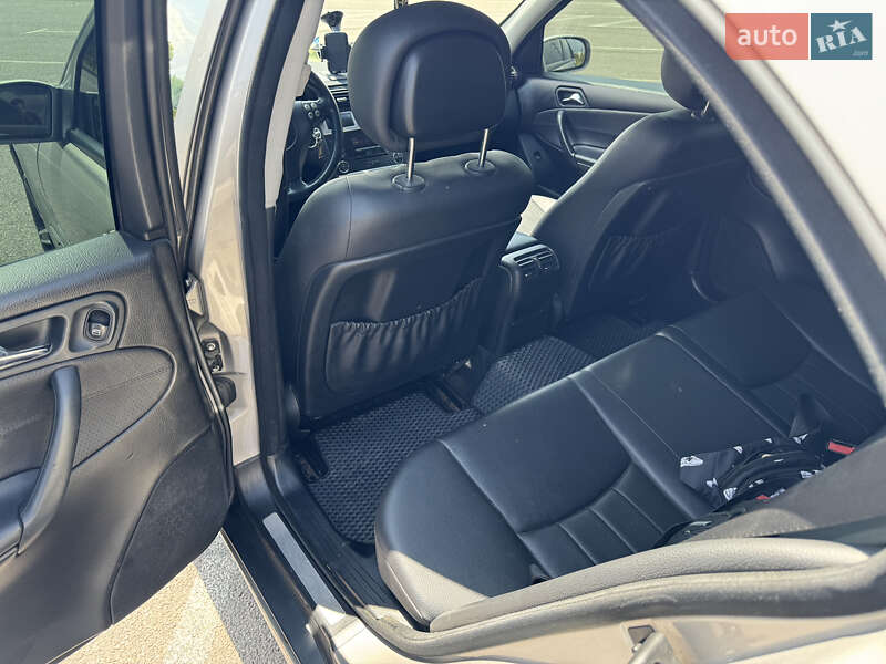 Седан Mercedes-Benz C-Class 2007 в Рівному