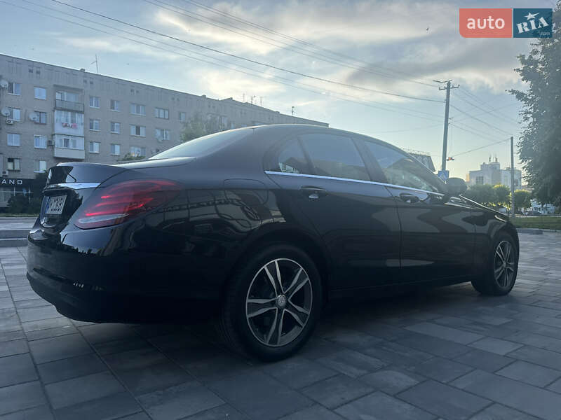 Седан Mercedes-Benz C-Class 2015 в Києві фото 18 Седан Mercedes-Benz C-Class 2015 в Києві
