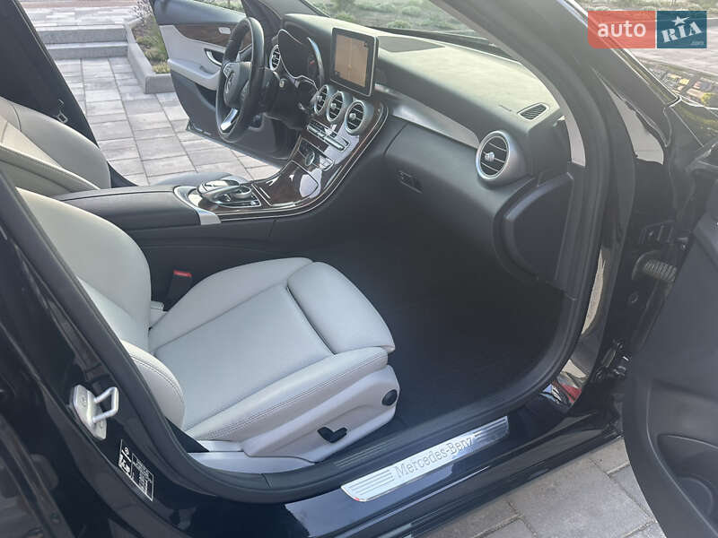 Седан Mercedes-Benz C-Class 2015 в Києві фото 28 Седан Mercedes-Benz C-Class 2015 в Києві