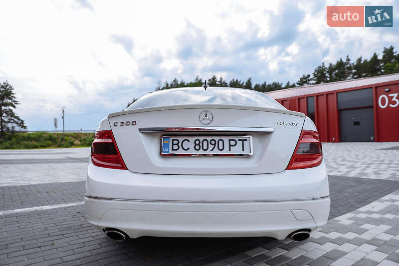 Седан Mercedes-Benz C-Class 2010 в Львове