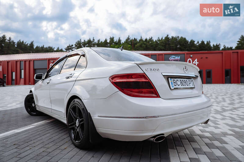 Седан Mercedes-Benz C-Class 2010 в Львове