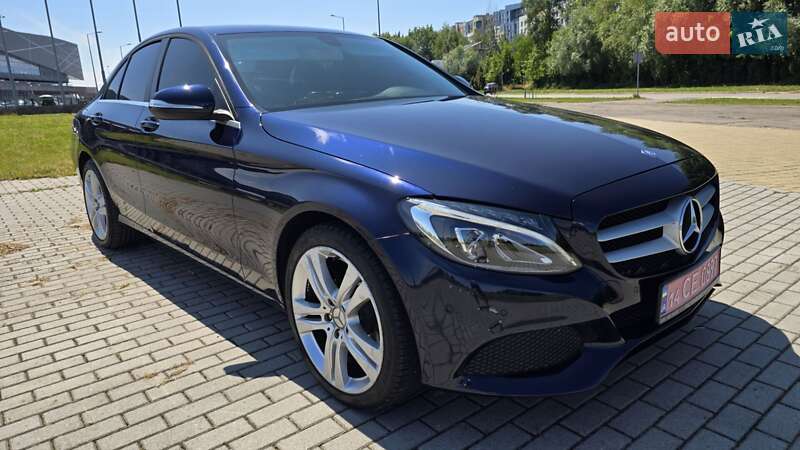 Седан Mercedes-Benz C-Class 2015 в Львові