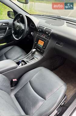 Седан Mercedes-Benz C-Class 2003 в 