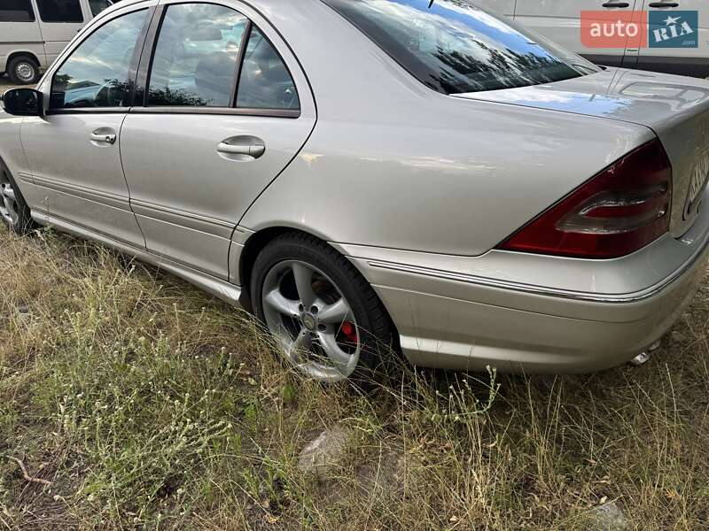 Седан Mercedes-Benz C-Class 2003 в Броварах