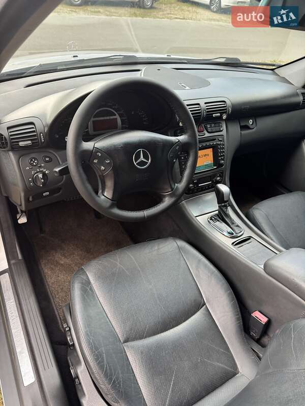 Седан Mercedes-Benz C-Class 2003 в Броварах