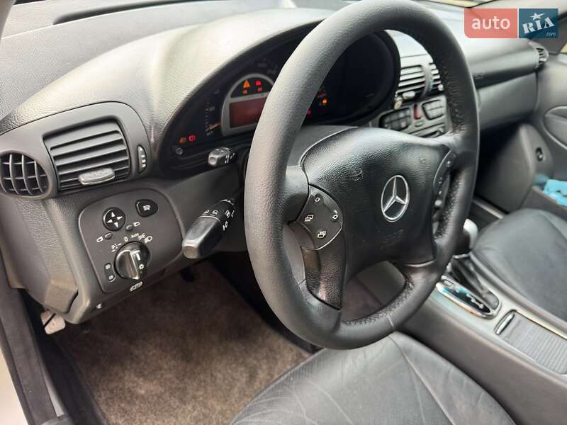 Седан Mercedes-Benz C-Class 2003 в Броварах