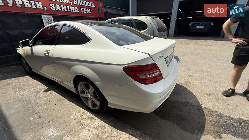 Купе Mercedes-Benz C-Class 2012 в Києві