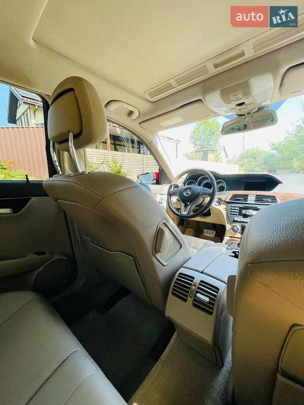 Седан Mercedes-Benz C-Class 2012 в Києві