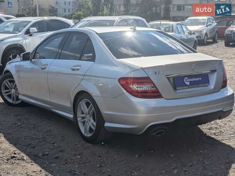 Седан Mercedes-Benz C-Class 2011 в Києві