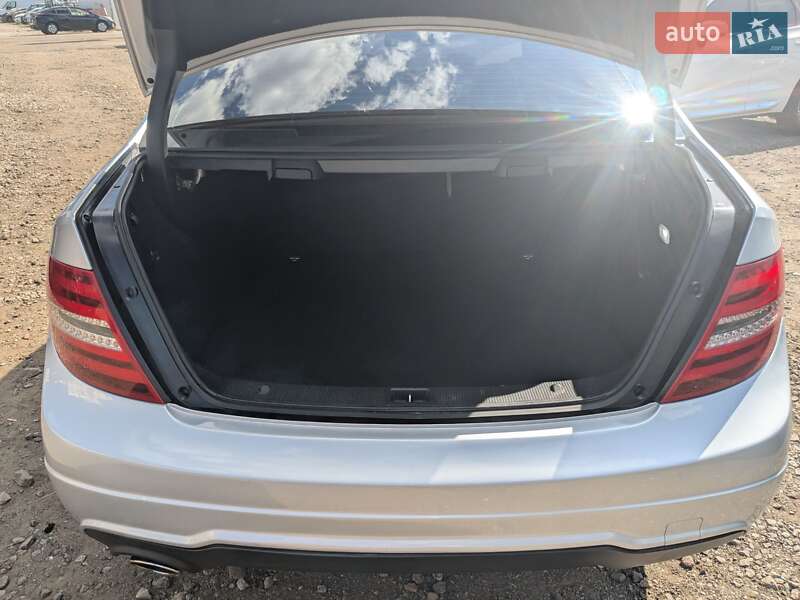 Седан Mercedes-Benz C-Class 2011 в Києві