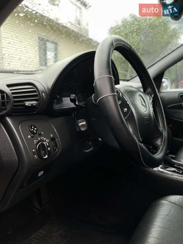 Седан Mercedes-Benz C-Class 2003 в Вижниці