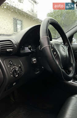 Седан Mercedes-Benz C-Class 2003 в 