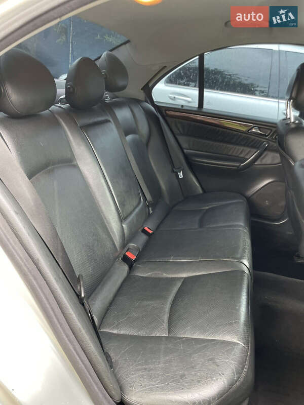 Седан Mercedes-Benz C-Class 2003 в Вижниці