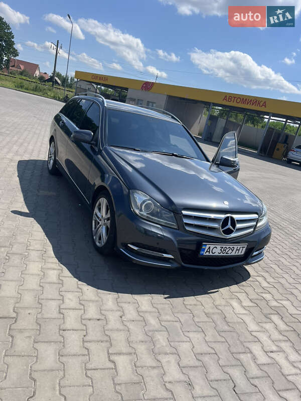Универсал Mercedes-Benz C-Class 2014 в 