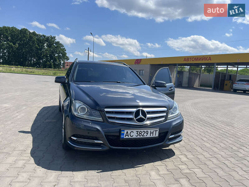 Универсал Mercedes-Benz C-Class 2014 в Луцке