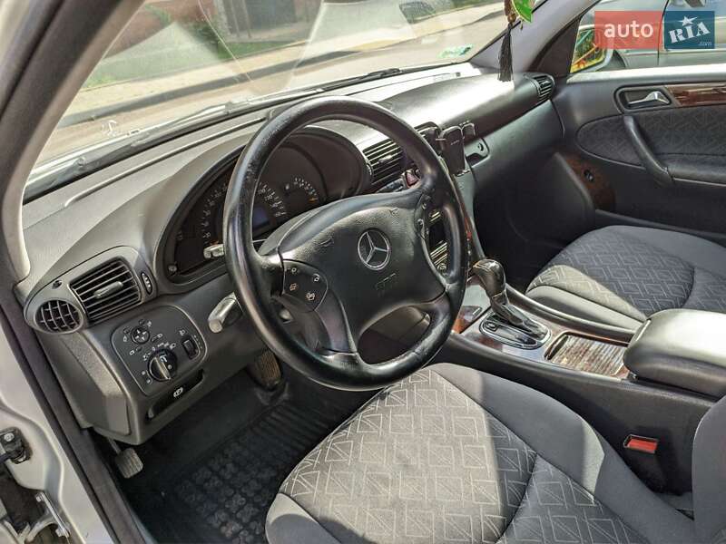 Универсал Mercedes-Benz C-Class 2003 в Тернополе