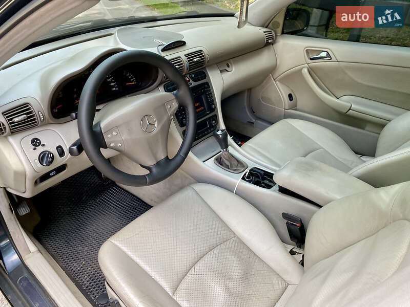 Купе Mercedes-Benz C-Class 2002 в Умани