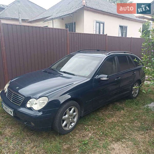 Універсал Mercedes-Benz C-Class 2004 в Сваляві