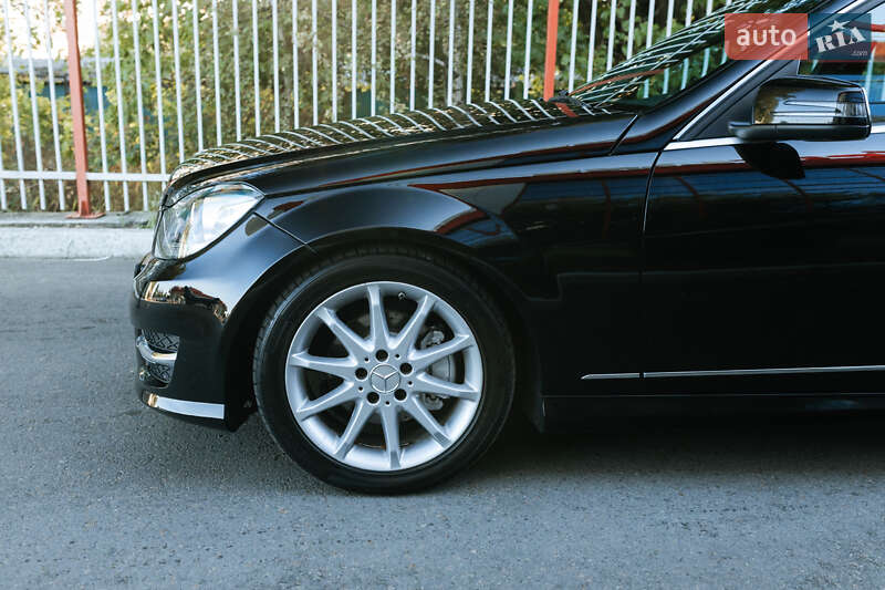 Седан Mercedes-Benz C-Class 2013 в Днепре
