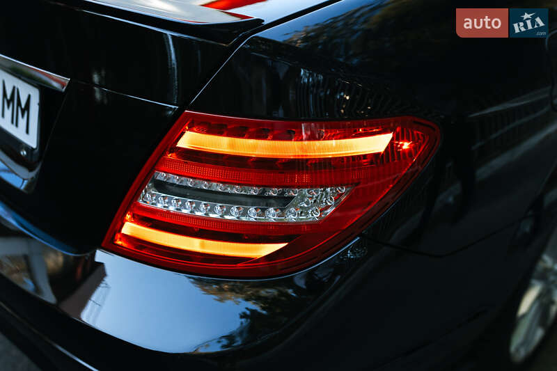 Седан Mercedes-Benz C-Class 2013 в Днепре