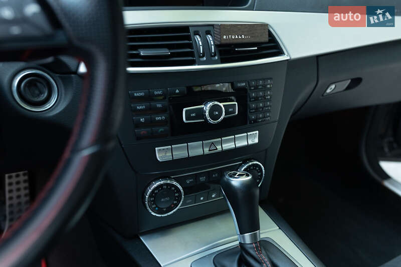 Седан Mercedes-Benz C-Class 2013 в Днепре