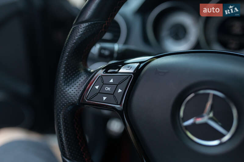 Седан Mercedes-Benz C-Class 2013 в Днепре