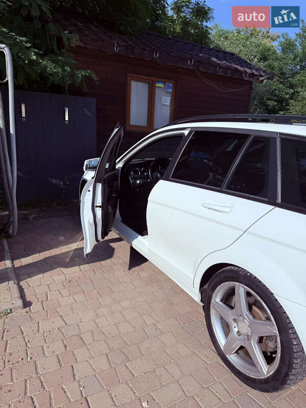 Универсал Mercedes-Benz C-Class 2013 в Калуше